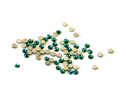 Стразы TNL кристалл 50 шт. зеленые № 06